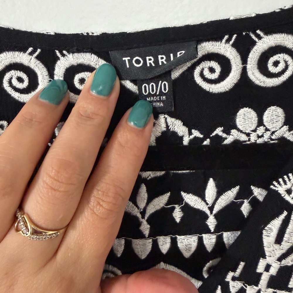 Torrid Black and White Embroidered cover up - Picture 2 of 7